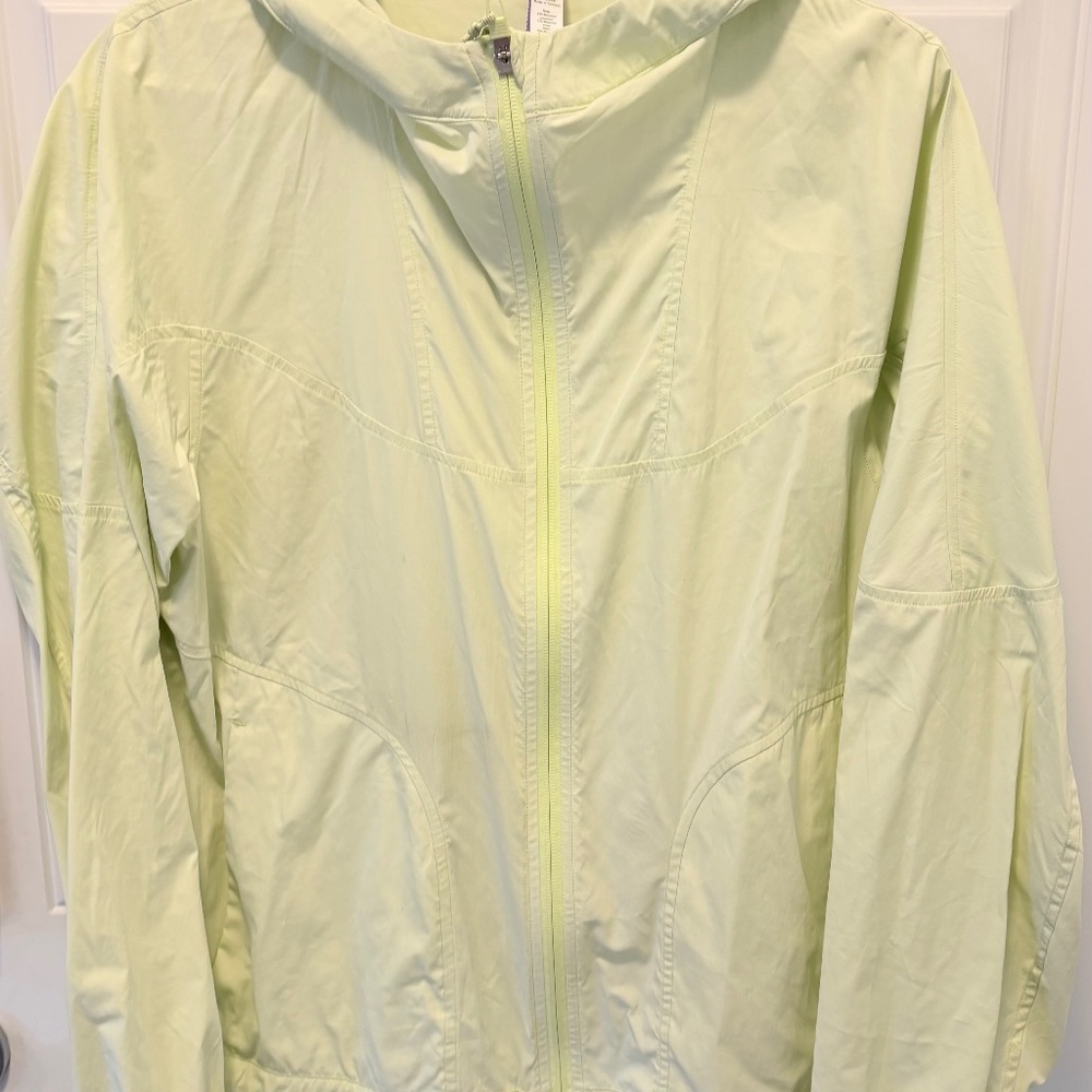 Lululemon lightweight windbreaker
